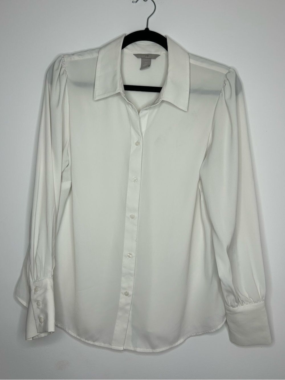 H&M White Sheer Puff-Sleeved Button Up Blouse Size Medium